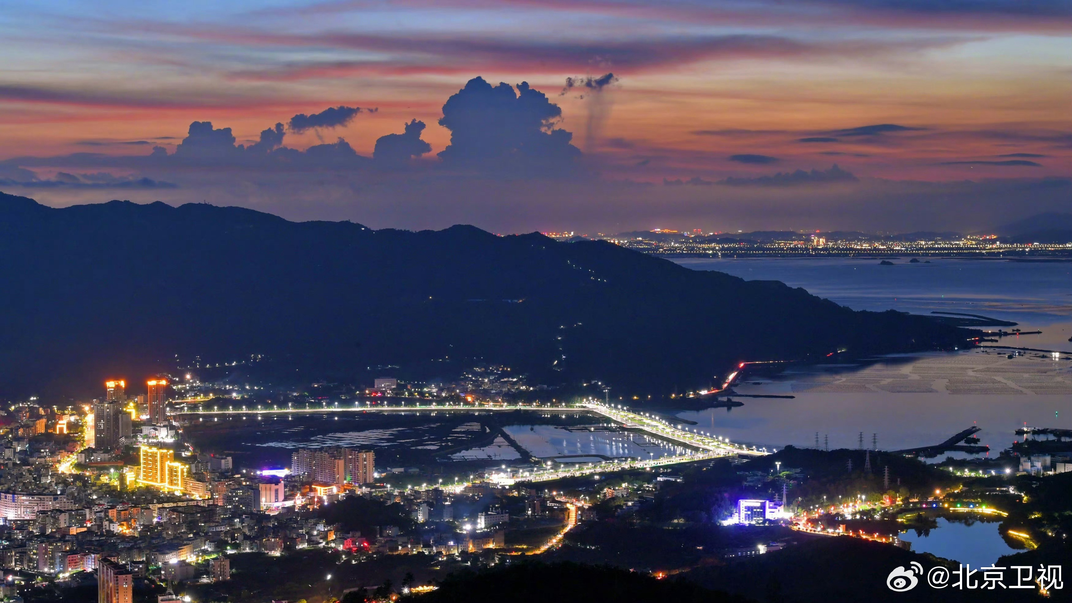 广东，向亲爱的听众朋友们致敬