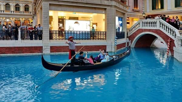 魅力澳门，绿意盎然，星光璀璨，碧波荡漾